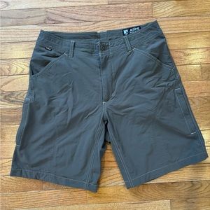 Men’s Kuhl shorts size 34